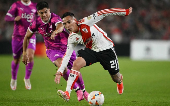 Esequiel Barco fez 81 jogos pelo River Plate com 11 gols e 15 assistências