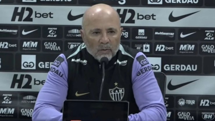 Sampaoli orienta torcedor a pedir saída de jogador do Atlético-MG