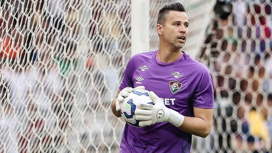 Fábio foi elogiado por Neuer