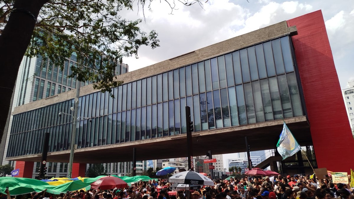Protesto na Paulista pressiona Senado a barrar PEC da Blindagem