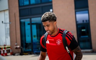 Manchester United enfrenta o Wrexham, "time do Deadpool"