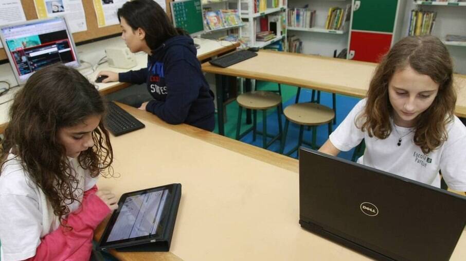 Só 35,6% das escolas de ensino fundamental fornecem internet para os alunos