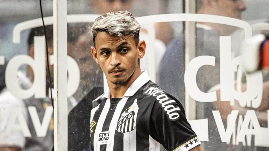 Weslley Patati marcou 22 gols pela base do Peixe em 2023