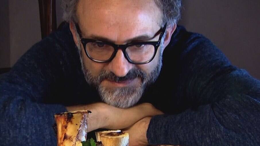 Massimo Bottura em cena do CNN Jornadas Culinárias