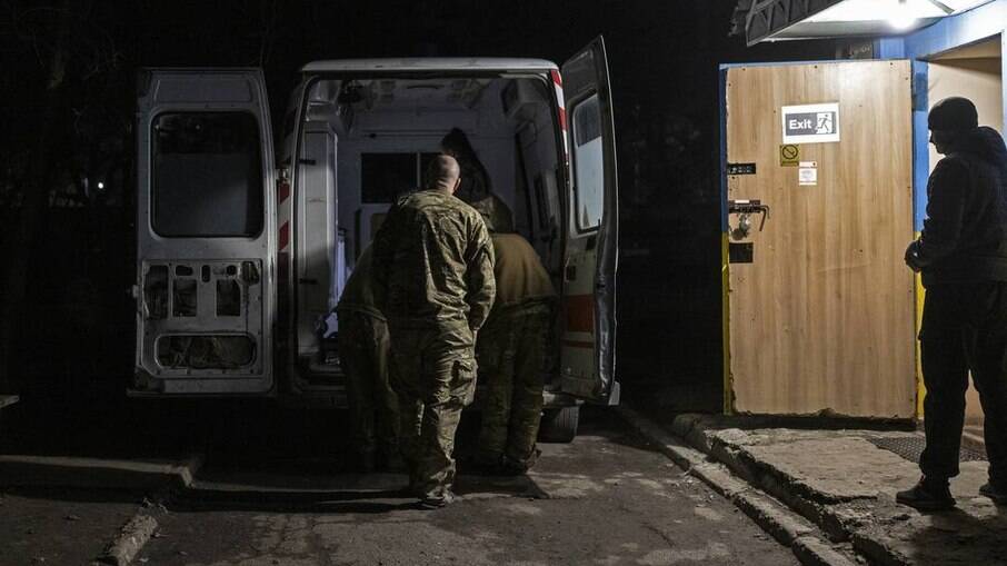 Ambulância para apoiar Exército ucraniano em Pavlograd 