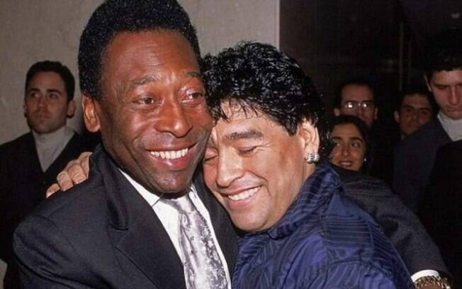 Pelé faz homenagem a Maradona em aniversário de morte do ex-atleta: 'Amigos para sempre'