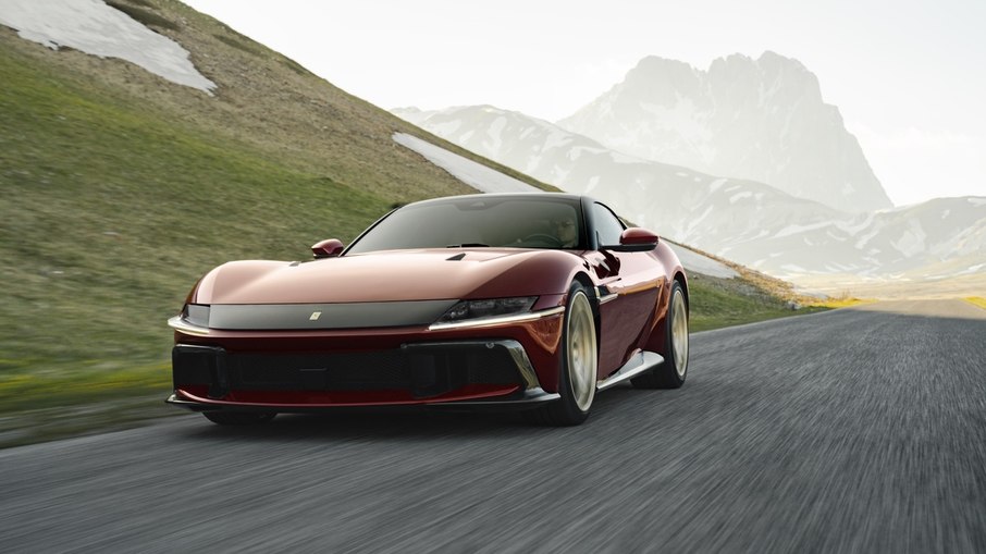 Ferrari 12Cilindri Manuale mantém motor V12 6.5 aspirado de 830 cv e câmbio de dupla embreagem