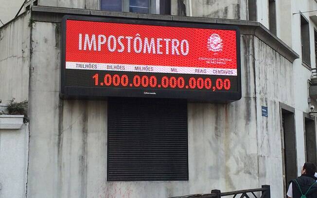 Impostômetro, em São Paulo, mede quantidade de impostos pagos pelos brasileiros a cada dia