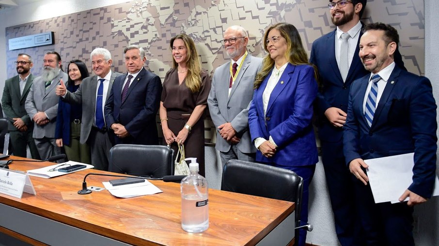 Senador Astronauta Marcos Pontes (PL-SP); Senador Izalci Lucas (PL-DF); Senadora Dra. Eudócia (PL-AL); Conselheiro do Conselho Federal de Nutrição (CFN), Caio Victor Coutinho de Oliveira; Presidente da Associação Brasileira das Empresas de Produtos Nutricionais (Abenutri), Marcelo Bella. Audiência pública conjunta para debater o aumento da oferta de suplementos alimentares no mercado brasileiro sem o devido controle e fiscalização por parte das autoridades competentes. Senador Astronauta Marcos Pontes (PL-SP); Senador Izalci Lucas (PL-DF); Senadora Dra. Eudócia (PL-AL); Conselheiro do Conselho Federal de Nutrição (CFN), Caio Victor Coutinho de Oliveira; Presidente da Associação Brasileira das Empresas de Produtos Nutricionais (Abenutri), Marcelo Bella. Audiência pública conjunta para debater o aumento da oferta de suplementos alimentares no mercado brasileiro sem o devido controle e fiscalização por parte das autoridades competentes.
