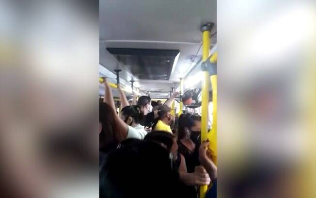 Usuária reclama de superlotação em ônibus de Campinas