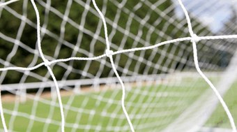 Inglaterra%3A%20jogo%20%C3%A9%20interrompido%20ap%C3%B3s%20insultos%20sexistas%20%C3%A0%20%C3%A1rbitra