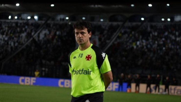 Diniz convoca torcida do Vasco por virada contra o Del Valle