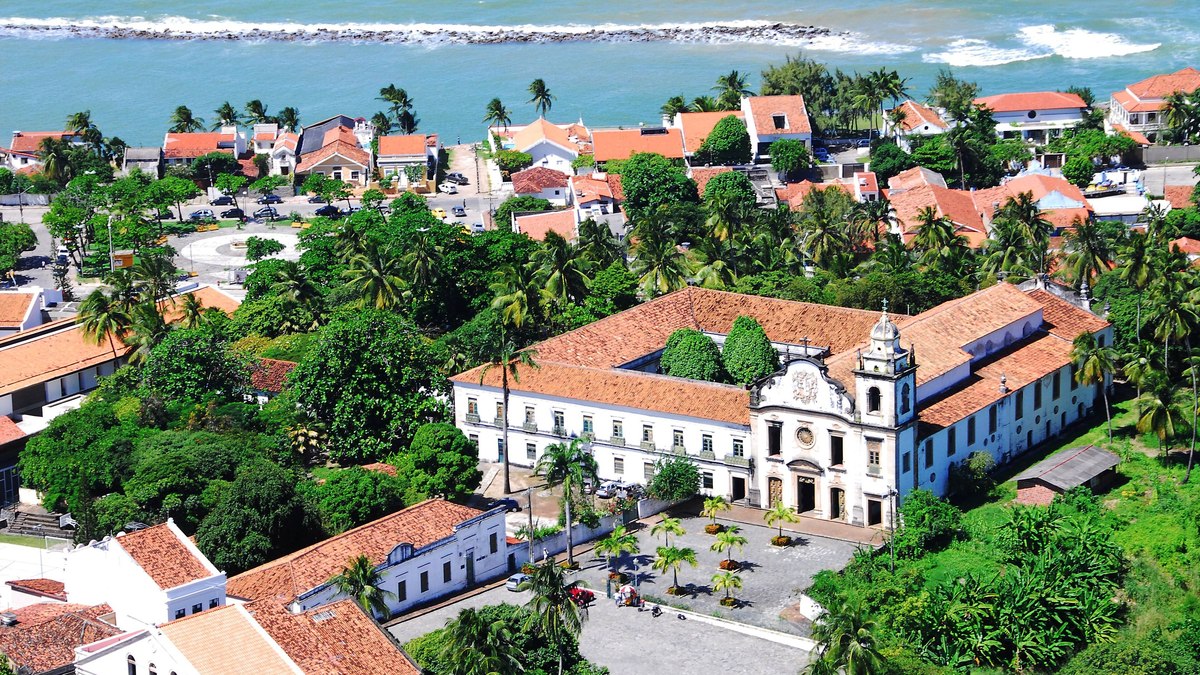 Olinda se destaca pela sua história, arte e paisagens