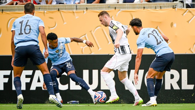 Mundial: ex-Galo faz golaço, City atropela Juve e avança com 100%
