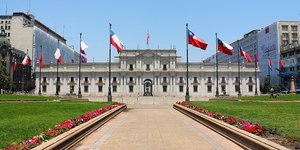 Eleição presidencial no Chile opõe comunista e três direitistas