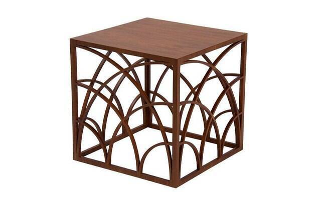 A mesa lateral ‘Mandala’, desenhada por Frederico Cruz, é outra opção da Schuster que garante ar contemporâneo à decoração da casa