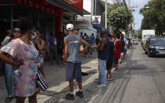 Cerca de 17 milhões de brasileiros terão corte de uma parte das novas parcelas do auxílio emergencial de R$ 300