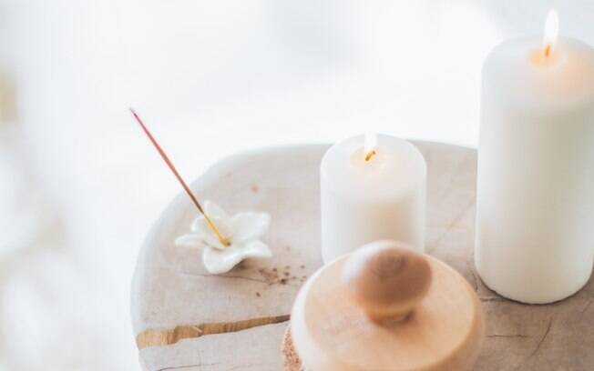 5 velas aromáticas indispensáveis para ter em casa