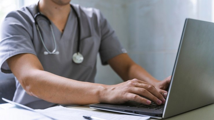 IA e telemedicina avançam na saúde do trabalhador