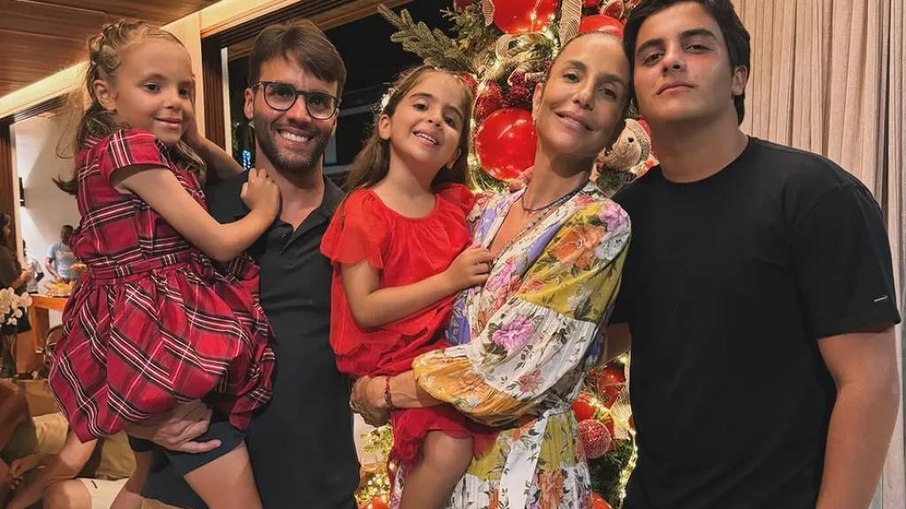 Ivete Sangalo e família.