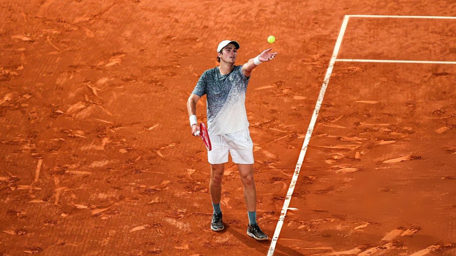 João Fonseca se classificou à terceira fase de Roland Garros nesta terça (27)