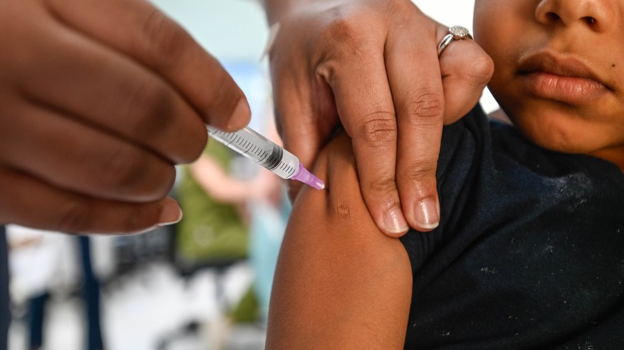 Vacinação está disponivel nos 69 postos de saúde