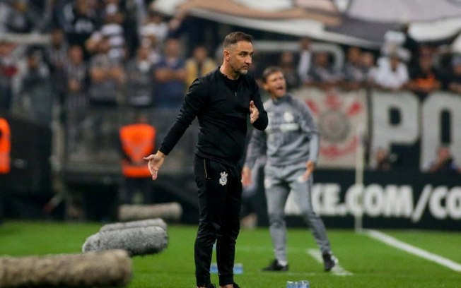 Vítor Pereira vê Corinthians em evolução após goleada e exalta 'miúdos'