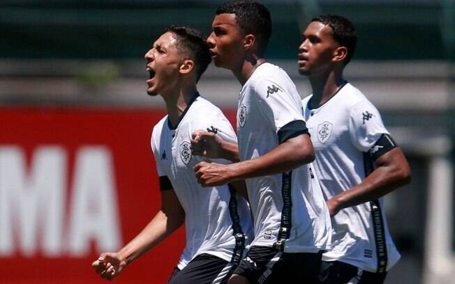 Botafogo segura o empate com o Fluminense e se sagra campeão do Estadual Sub-15