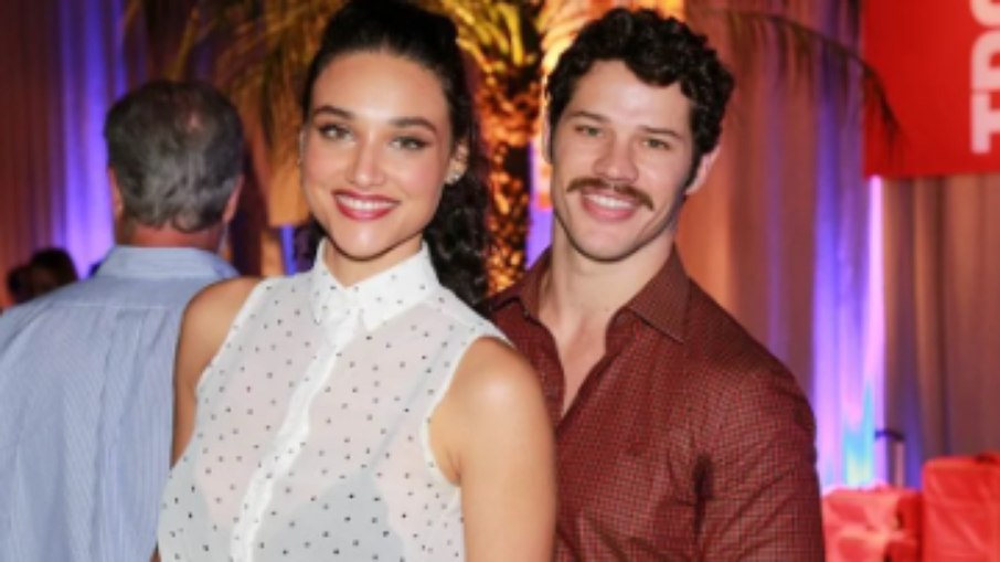 Débora Nascimento e José Loreto