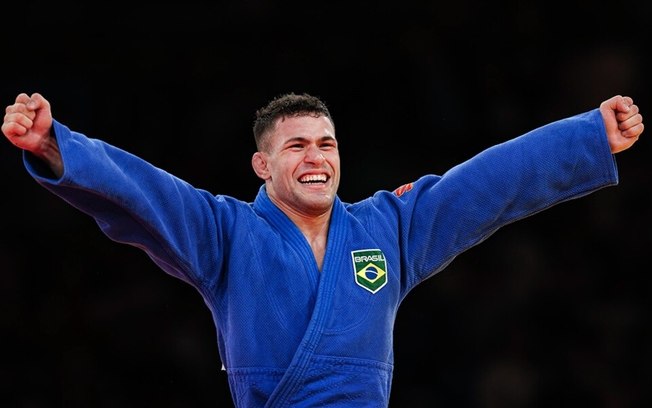 No judô, William Lima conquista a medalha de prata, a primeira do Brasil