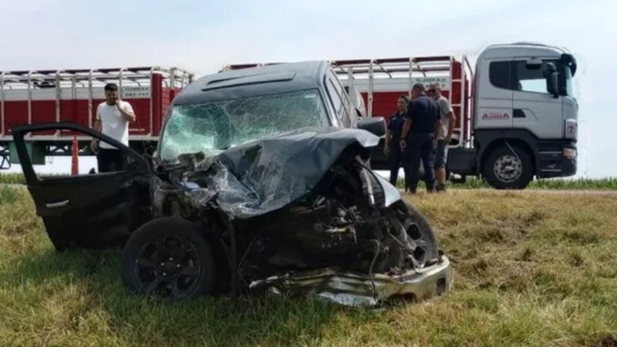 Acidente envolvendo ex-jogador Michael Díaz deixa dois mortos