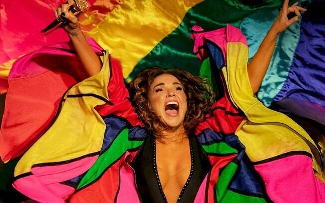 Daniela Mercury anuncia carnaval virtual e Ivete Sangalo responde cantora