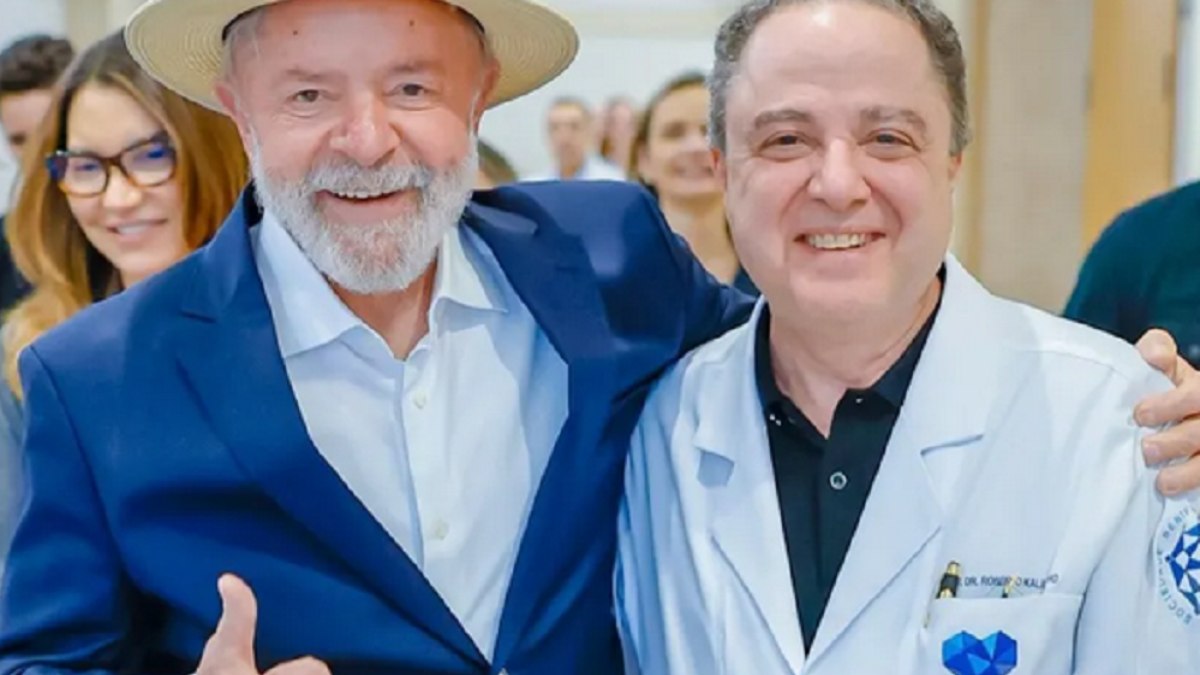 Lula ao lado do médico Roberto Kalil