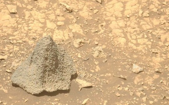 Objeto misterioso em Marte intriga cientistas e cria teorias