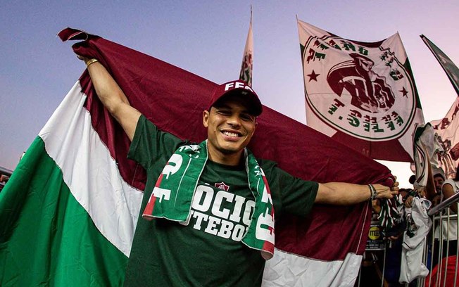 Thiago Silva chega ao Rio de Janeiro para se apresentar ao Fluminense