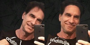 Victor Fasano posa descamisado