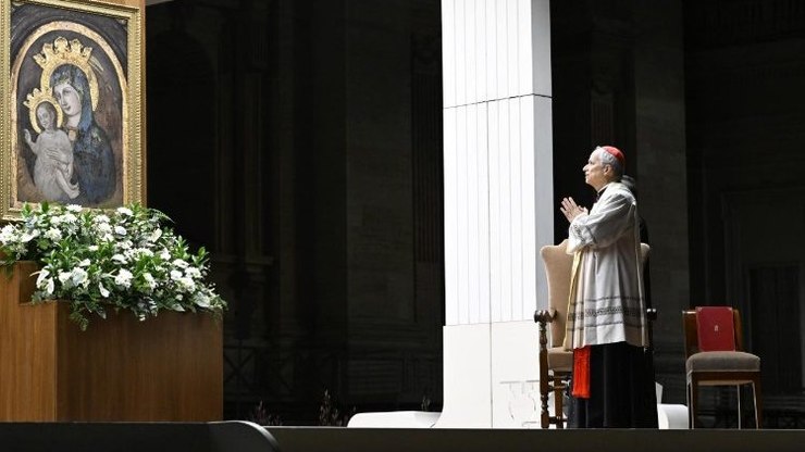 Novo papa rezou missa quando Francisco estava internado