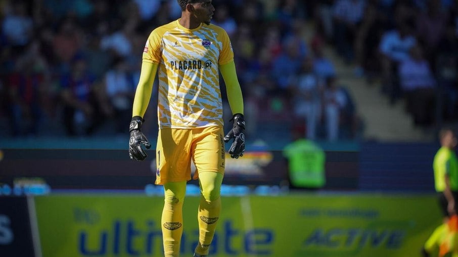 Corinthians acertou com Hugo Souza, que esteve no Chaves, de Portugal