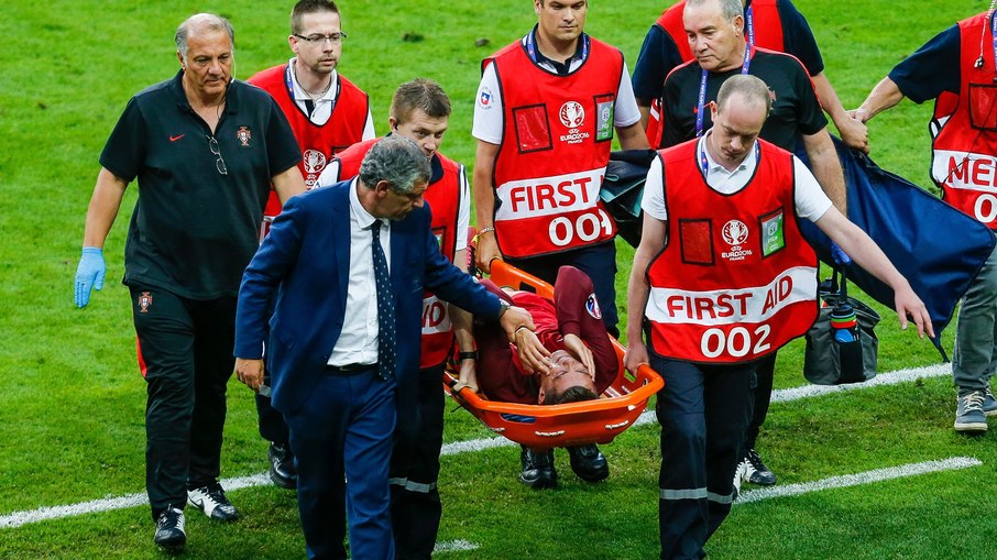 CR7 deixou a final da Euro de 2016 no início, com uma lesão