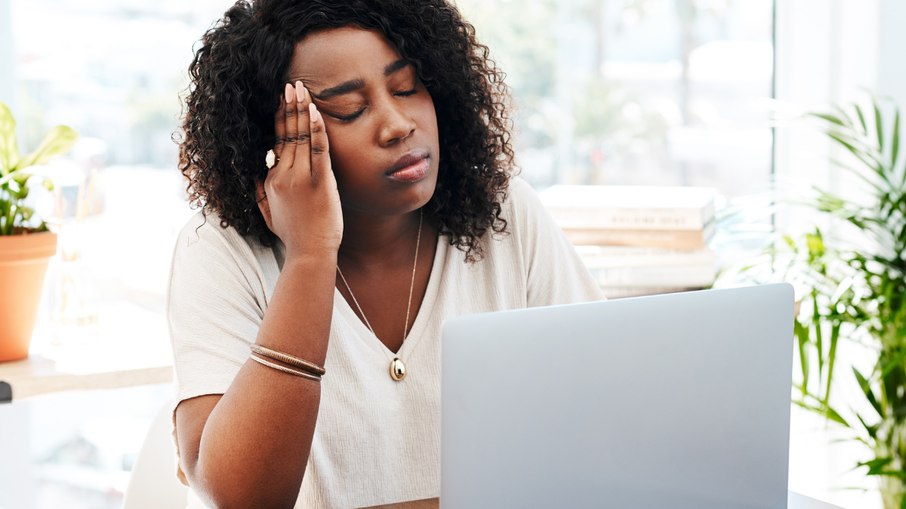 Burnout atinge 2 em cada 3 mulheres em cargos de liderança Burnout atinge 2 em cada 3 mulheres em cargos de liderança
