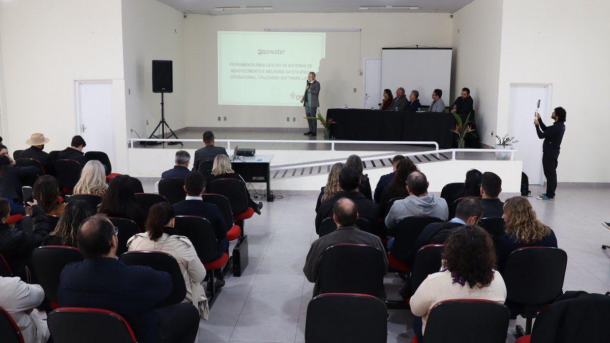 Seminário de implantação do Giswater em Vinhedo Seminário de implantação do Giswater em Vinhedo