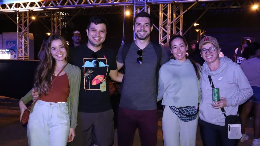 Israel & Rodolffo agitam Hopi Hari com fãs de várias regiões do Brasil