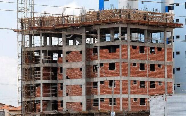 Com juros da casa própria mais baixo, setor da construção civil deve ter novo impulso e gerar empregos