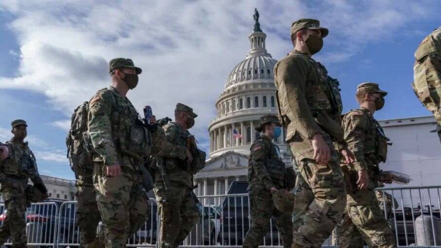 Cerca de 25.000 membros da Guarda Nacional estão fluindo para Washington de todo o país - pelo menos duas vezes e meia o número das inaugurações anteriores