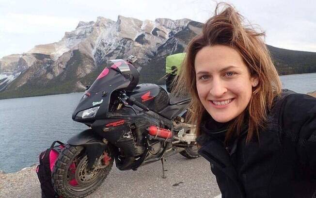 A americana Nikki Misurelli já percorreu mais de 28 mil quilômetros em viagem de moto pelo mundo