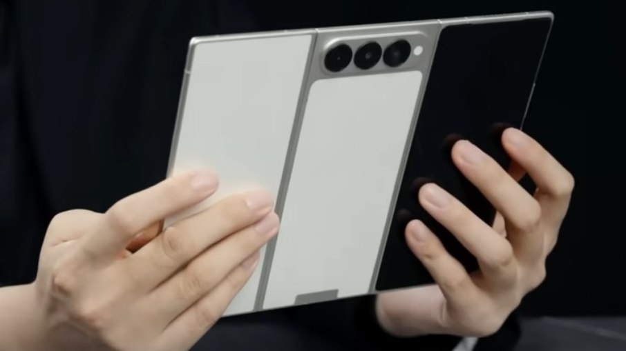 PHANTOM Ultimate G Fold Concept tem vídeo divulgado pela marca Tecno PHANTOM Ultimate G Fold Concept tem vídeo divulgado pela marca Tecno
