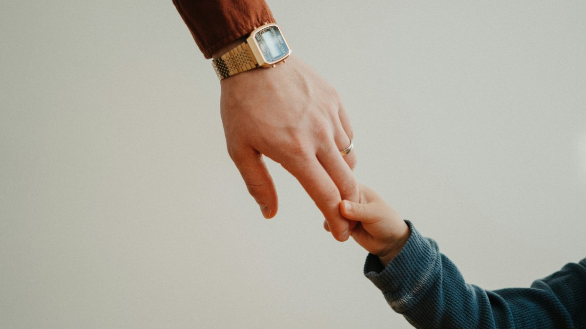 Pais terão ampliação gradual da licença-paternidade após aprovação de novo projeto de lei Pais terão ampliação gradual da licença-paternidade após aprovação de novo projeto de lei