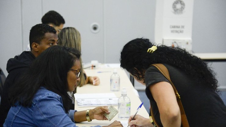 Abstenções passam de 33 milhões no 1º turno das eleições