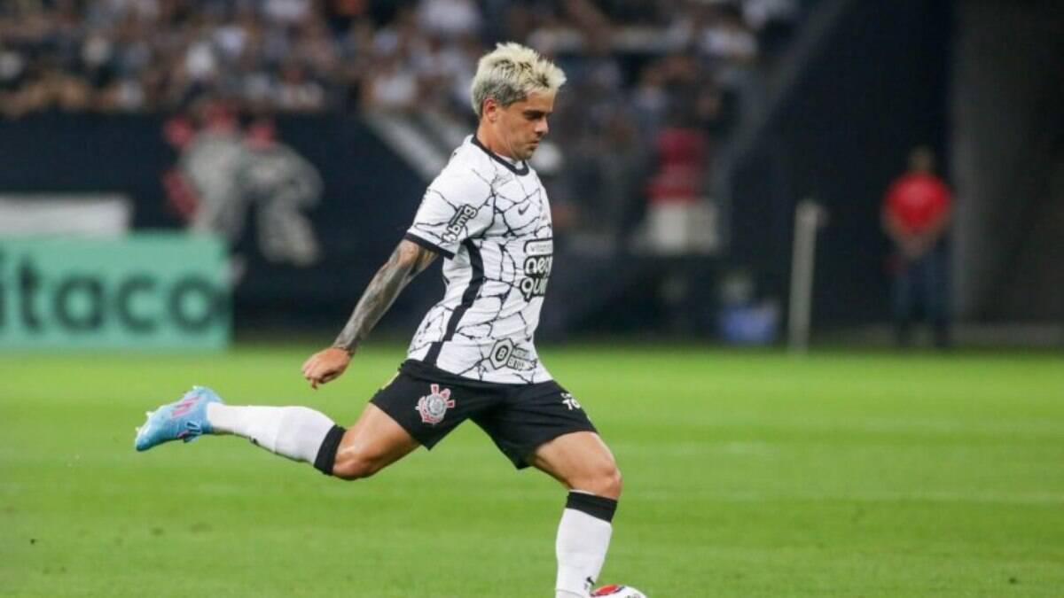 Zanotti marca no fim, Corinthians vence o Grêmio e fatura o título