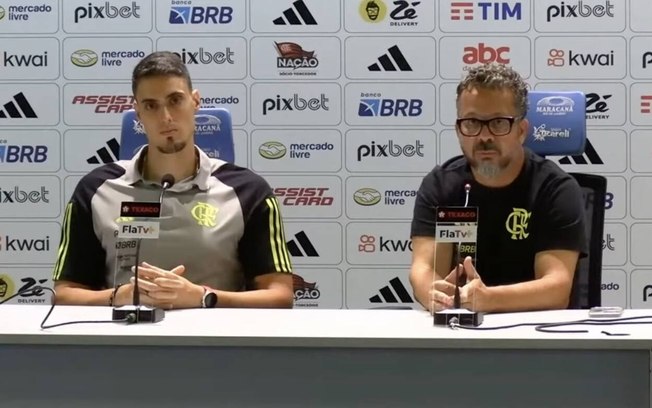 Matheus Bachi e Cleber Xavier durante a coletiva após 6 a 1 sobre o Vasco